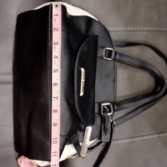 Steve Madden Black and White Purse - Picture 9 of 12